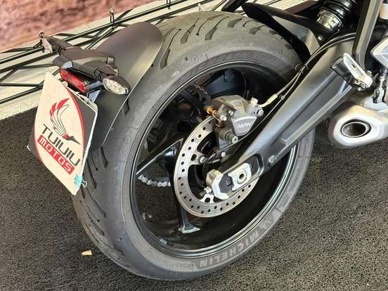 TRIUMPH-TRIDENT 660-2023