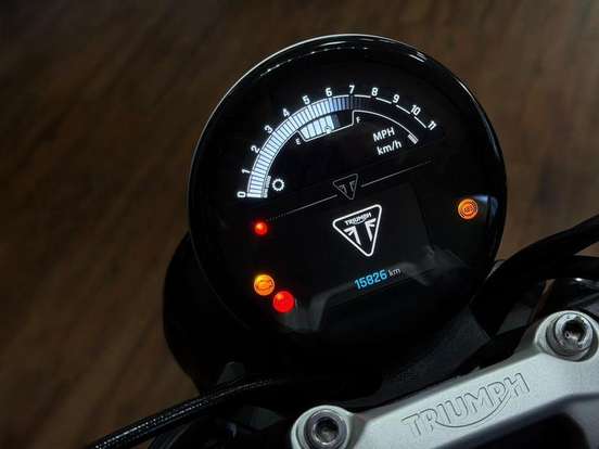 TRIUMPH-TRIDENT 660-2022