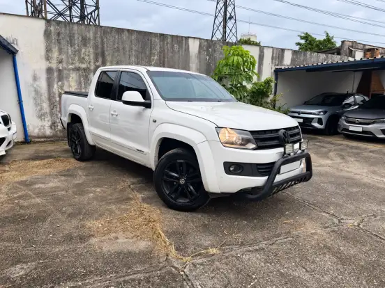 VOLKSWAGEN-AMAROK-2015