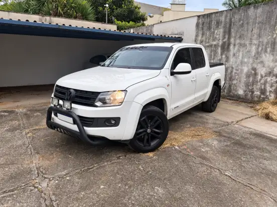VOLKSWAGEN-AMAROK-2015