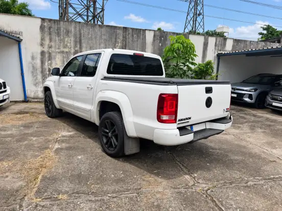 VOLKSWAGEN-AMAROK-2015