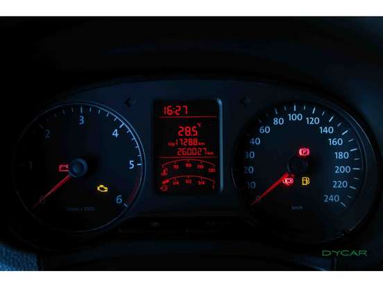 VOLKSWAGEN-AMAROK-2012