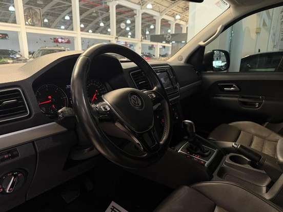 VOLKSWAGEN-AMAROK-2019