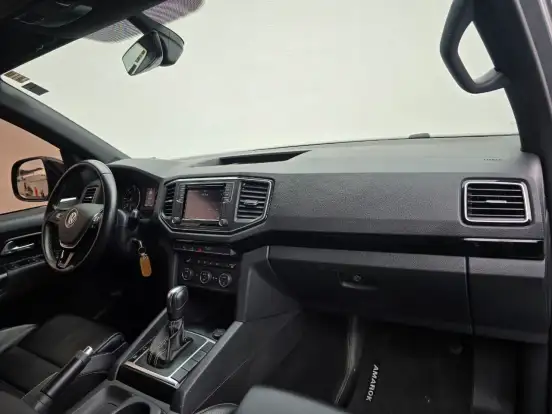 VOLKSWAGEN-AMAROK-2024