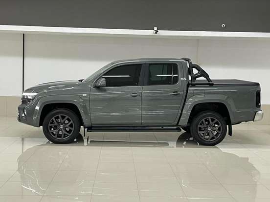 VOLKSWAGEN-AMAROK-2025