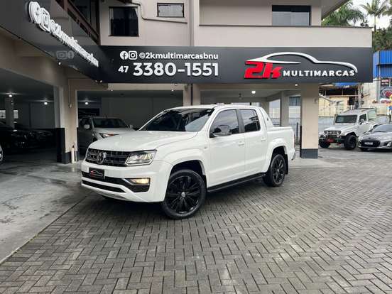 VOLKSWAGEN-AMAROK-2021