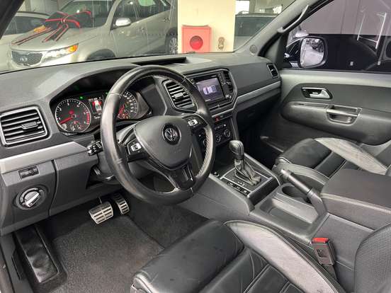 VOLKSWAGEN-AMAROK-2021
