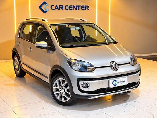 VOLKSWAGEN-CROSS UP-2015