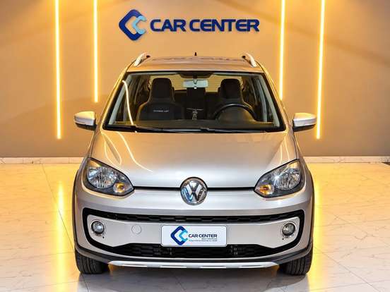 VOLKSWAGEN-CROSS UP-2015