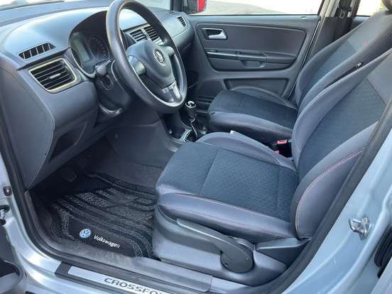 VOLKSWAGEN-CROSSFOX-1.6 MI FLEX 8V 4P MANUAL VOLKSWAGEN-CROSSFOX-2012