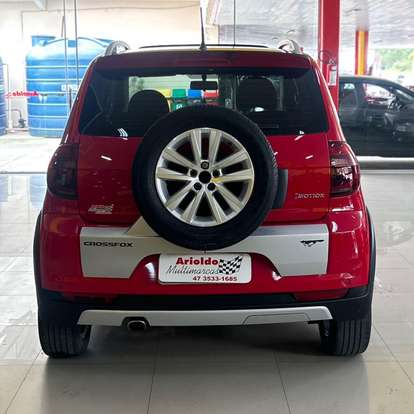 VOLKSWAGEN-CROSSFOX-2012