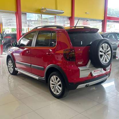 VOLKSWAGEN-CROSSFOX-2012