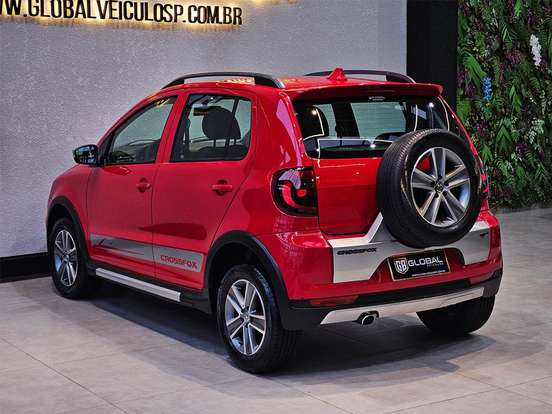 VOLKSWAGEN-CROSSFOX-2012