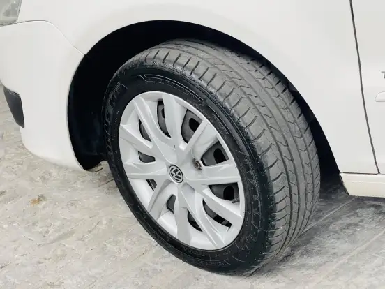 VOLKSWAGEN-FOX-2013