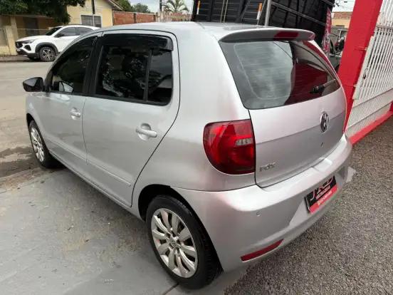 VOLKSWAGEN-FOX-1.0 MI 8V FLEX 4P MANUAL VOLKSWAGEN-FOX-2013