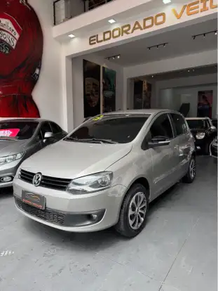 VOLKSWAGEN-FOX-2012