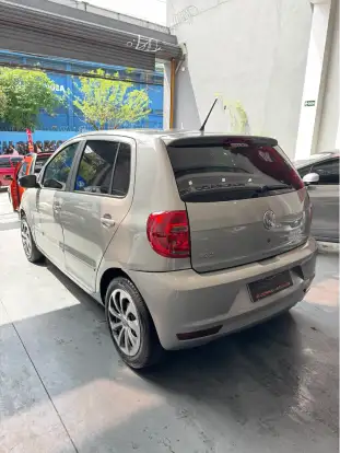VOLKSWAGEN-FOX-2012