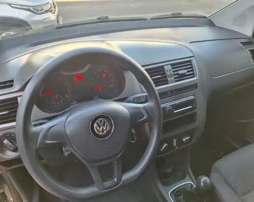 VOLKSWAGEN-FOX-2016