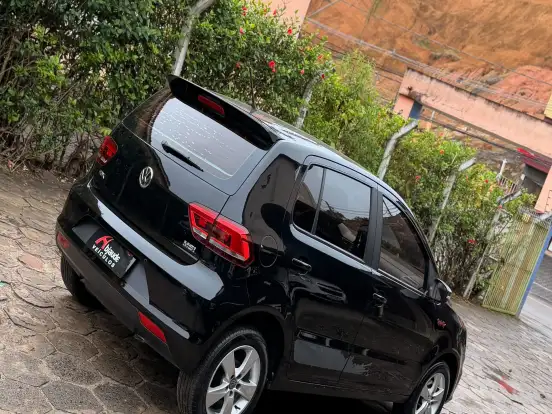 VOLKSWAGEN-FOX-1.6 MI ROCK IN RIO 8V FLEX 4P MANUAL VOLKSWAGEN-FOX-2015