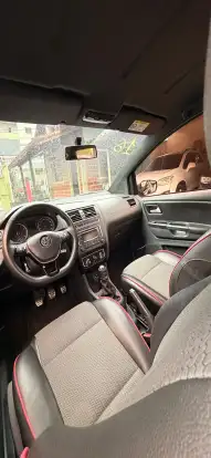 VOLKSWAGEN-FOX-2015