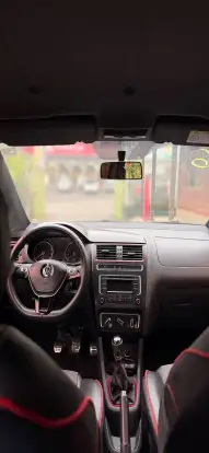 VOLKSWAGEN-FOX-2015