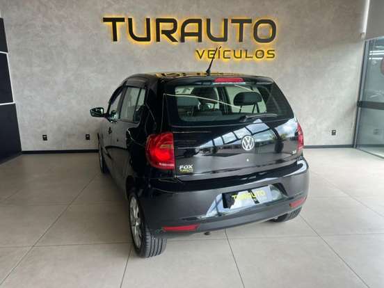 VOLKSWAGEN-FOX-2012