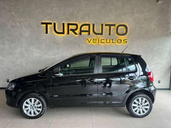 VOLKSWAGEN-FOX-2012