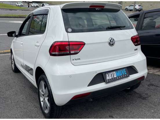 VOLKSWAGEN-FOX-1.6 MI ROCK IN RIO 8V FLEX 4P MANUAL VOLKSWAGEN-FOX-2015
