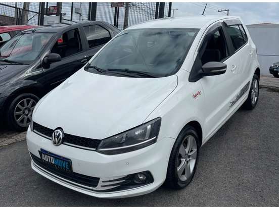 VOLKSWAGEN-FOX-2015