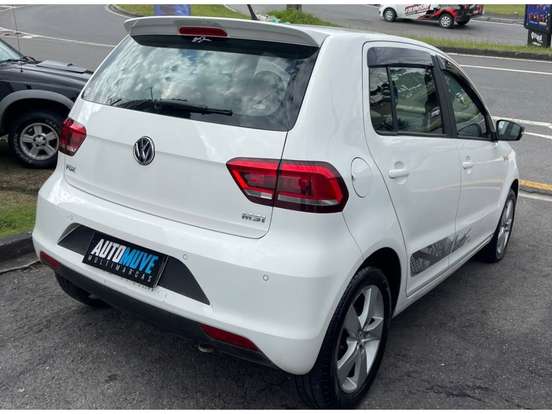VOLKSWAGEN-FOX-1.6 MI ROCK IN RIO 8V FLEX 4P MANUAL VOLKSWAGEN-FOX-2015