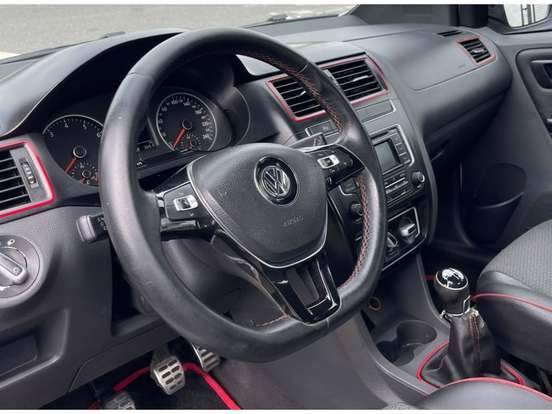 VOLKSWAGEN-FOX-1.6 MI ROCK IN RIO 8V FLEX 4P MANUAL VOLKSWAGEN-FOX-2015