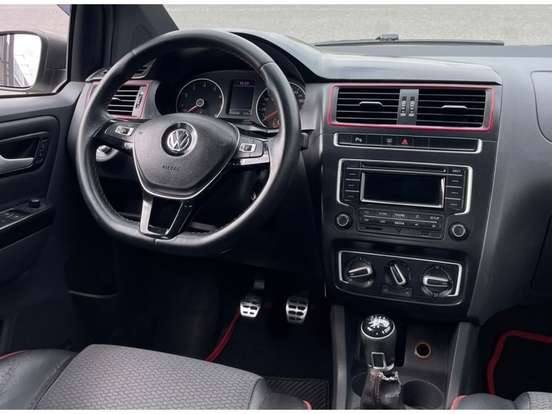VOLKSWAGEN-FOX-1.6 MI ROCK IN RIO 8V FLEX 4P MANUAL VOLKSWAGEN-FOX-2015