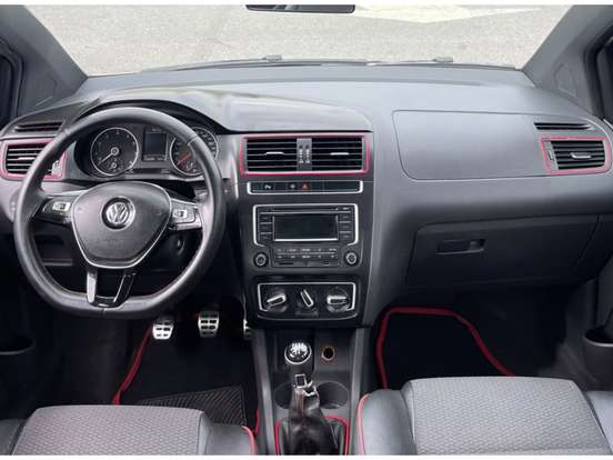 VOLKSWAGEN-FOX-1.6 MI ROCK IN RIO 8V FLEX 4P MANUAL VOLKSWAGEN-FOX-2015