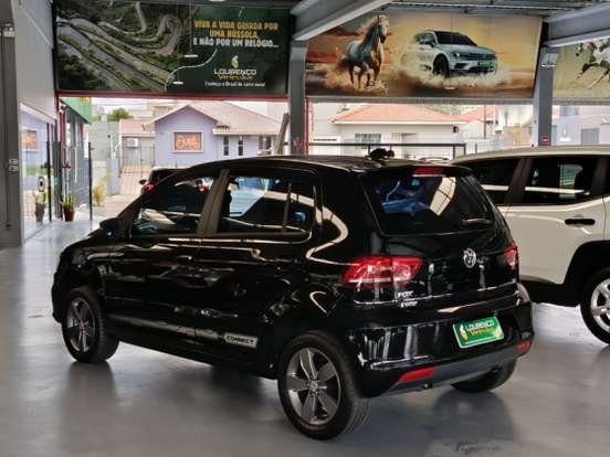 VOLKSWAGEN-FOX-2021