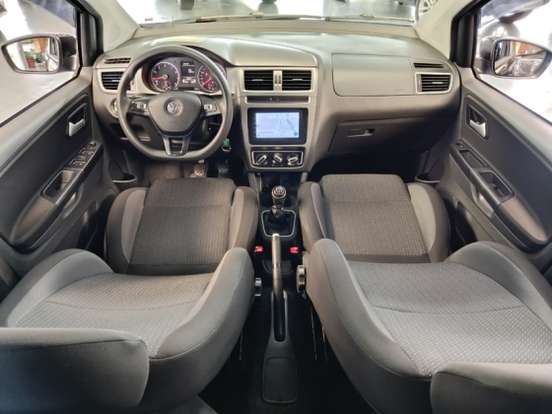 VOLKSWAGEN-FOX-2021