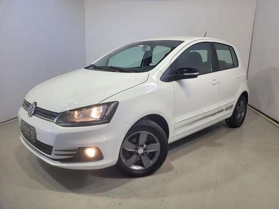 VOLKSWAGEN-FOX-2017