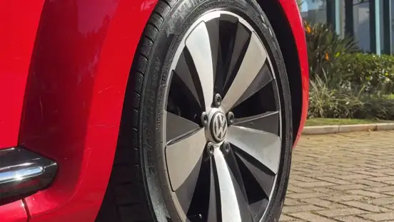 VOLKSWAGEN-FUSCA-2012