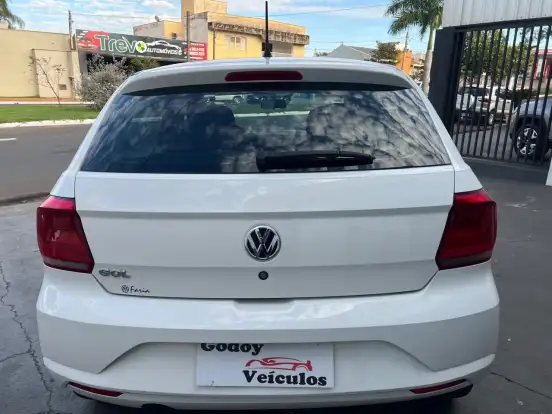 VOLKSWAGEN-GOL-2022