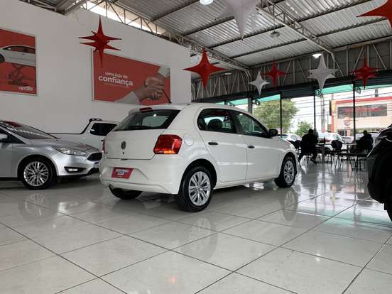 VOLKSWAGEN-GOL-2023
