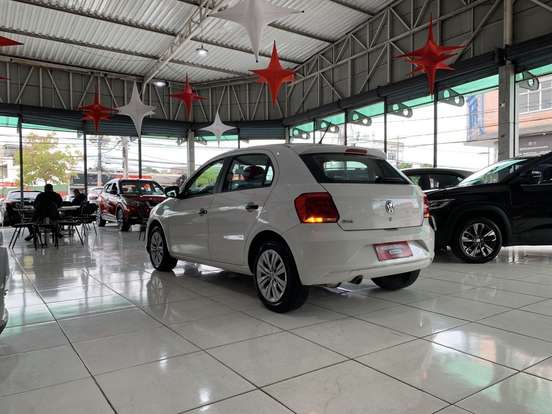 VOLKSWAGEN-GOL-2023