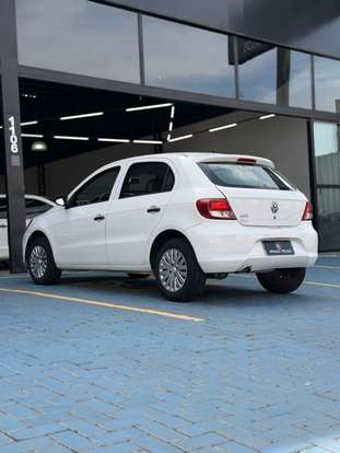 VOLKSWAGEN-GOL-2010