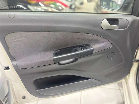VOLKSWAGEN-GOL-1.0 MI 8V FLEX 4P MANUAL VOLKSWAGEN-GOL-2013