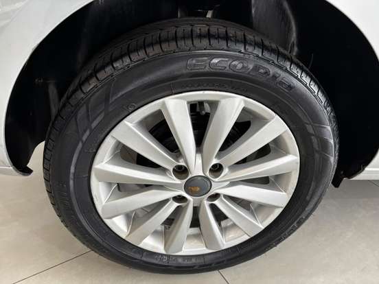 VOLKSWAGEN-GOL-2015