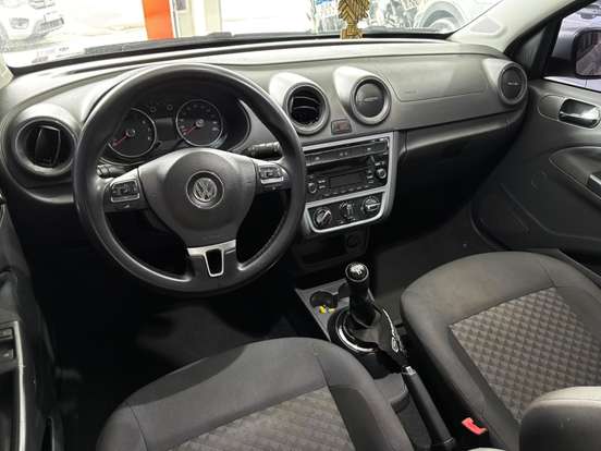 VOLKSWAGEN-GOL-2015