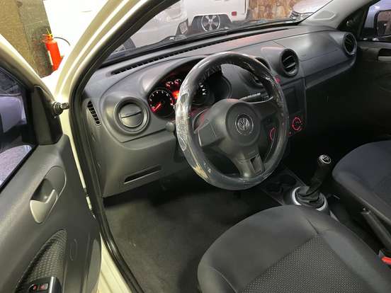 VOLKSWAGEN-GOL-2015