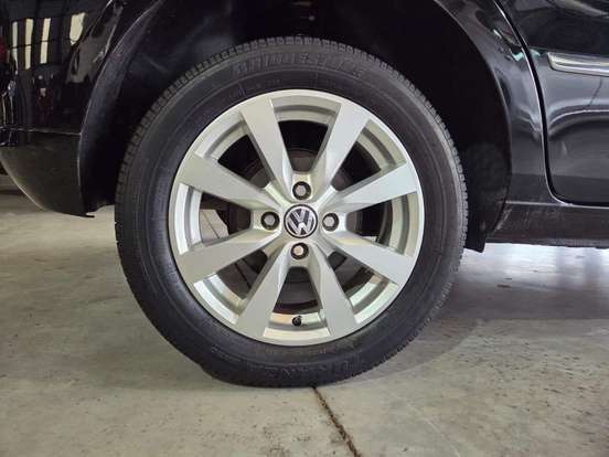 VOLKSWAGEN-GOL-2010