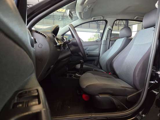 VOLKSWAGEN-GOL-2010
