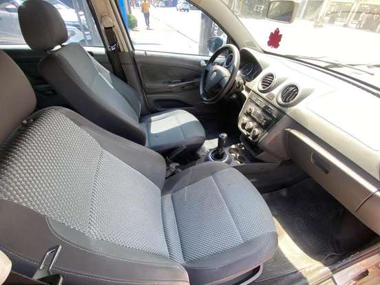 VOLKSWAGEN-GOL-1.6 MI POWER 8V FLEX 4P MANUAL G.V VOLKSWAGEN-GOL-2011