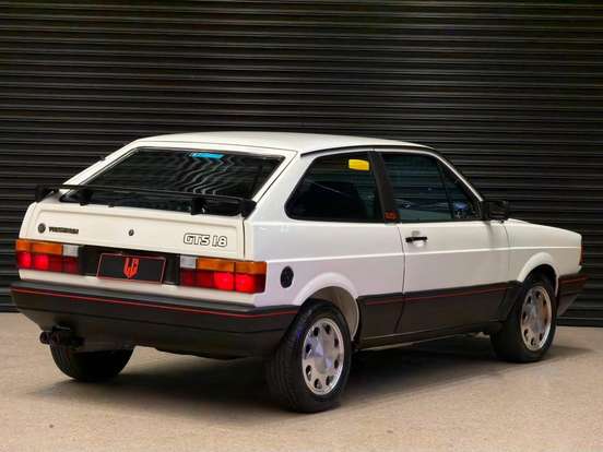 VOLKSWAGEN-GOL-1989