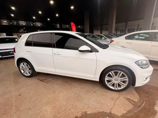 VOLKSWAGEN-GOLF-1.0 TSI COMFORTLINE 12V TOTAL FLEX 4P MANUAL VOLKSWAGEN-GOLF-2017